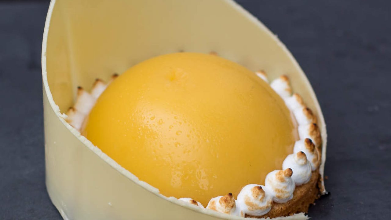 Ma Tarte Au Citron Meringuee En Dome Individuel Sucre D Orge Et Pain D Epices